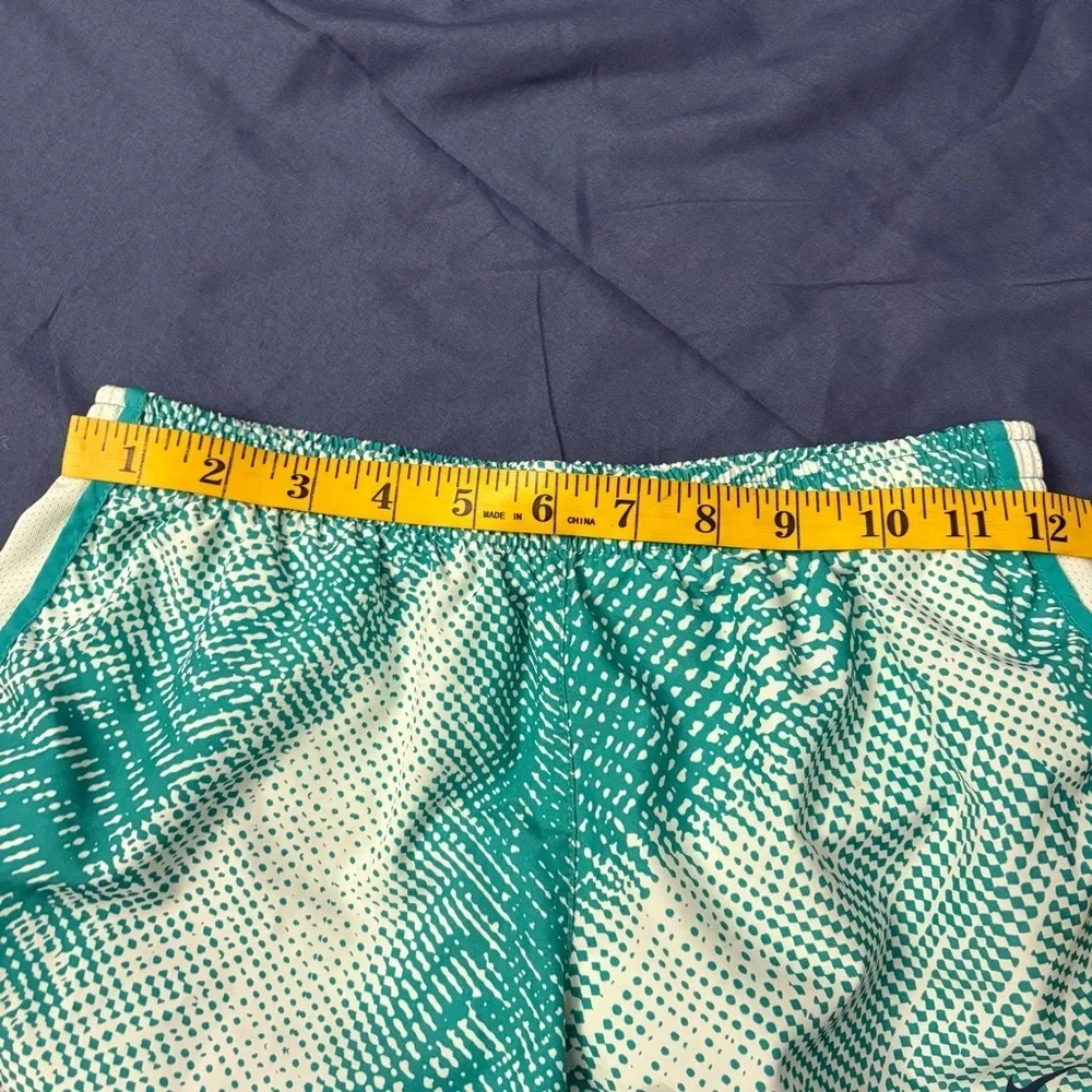 Nike Dri Fit Shorts kids Large